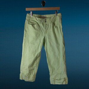 St John's Bay Light Green Capri/Cropped Pants Size 6